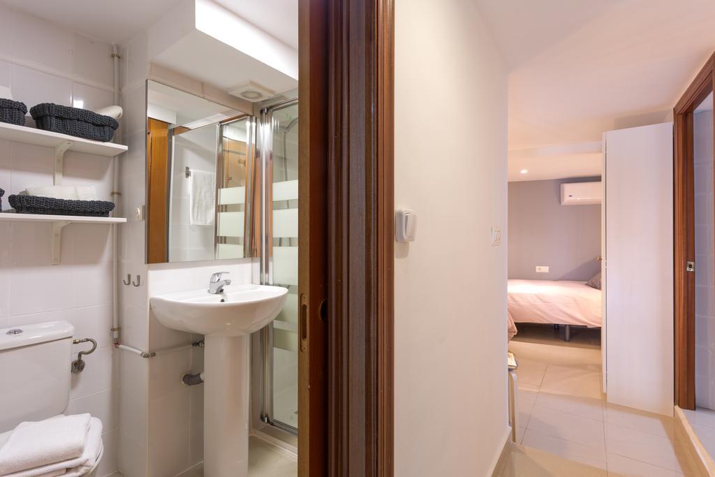 Apartamentos Diaber Gerona 22 Sevilla Exteriör bild