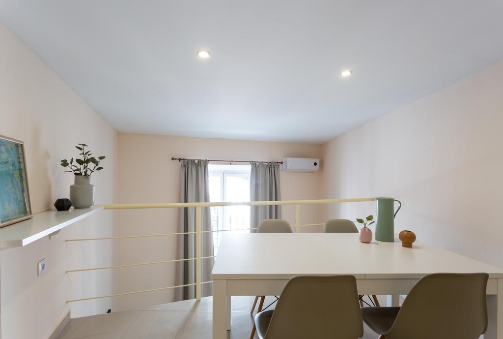 Apartamentos Diaber Gerona 22 Sevilla Exteriör bild