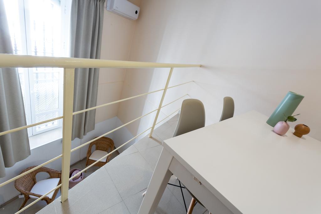 Apartamentos Diaber Gerona 22 Sevilla Exteriör bild