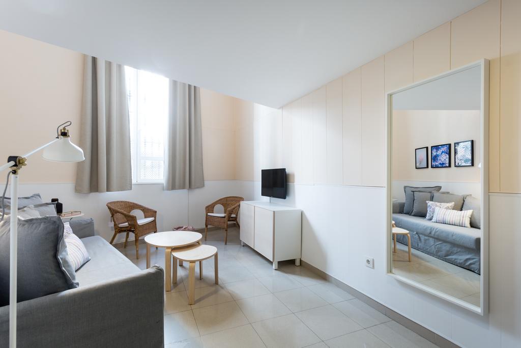 Apartamentos Diaber Gerona 22 Sevilla Exteriör bild
