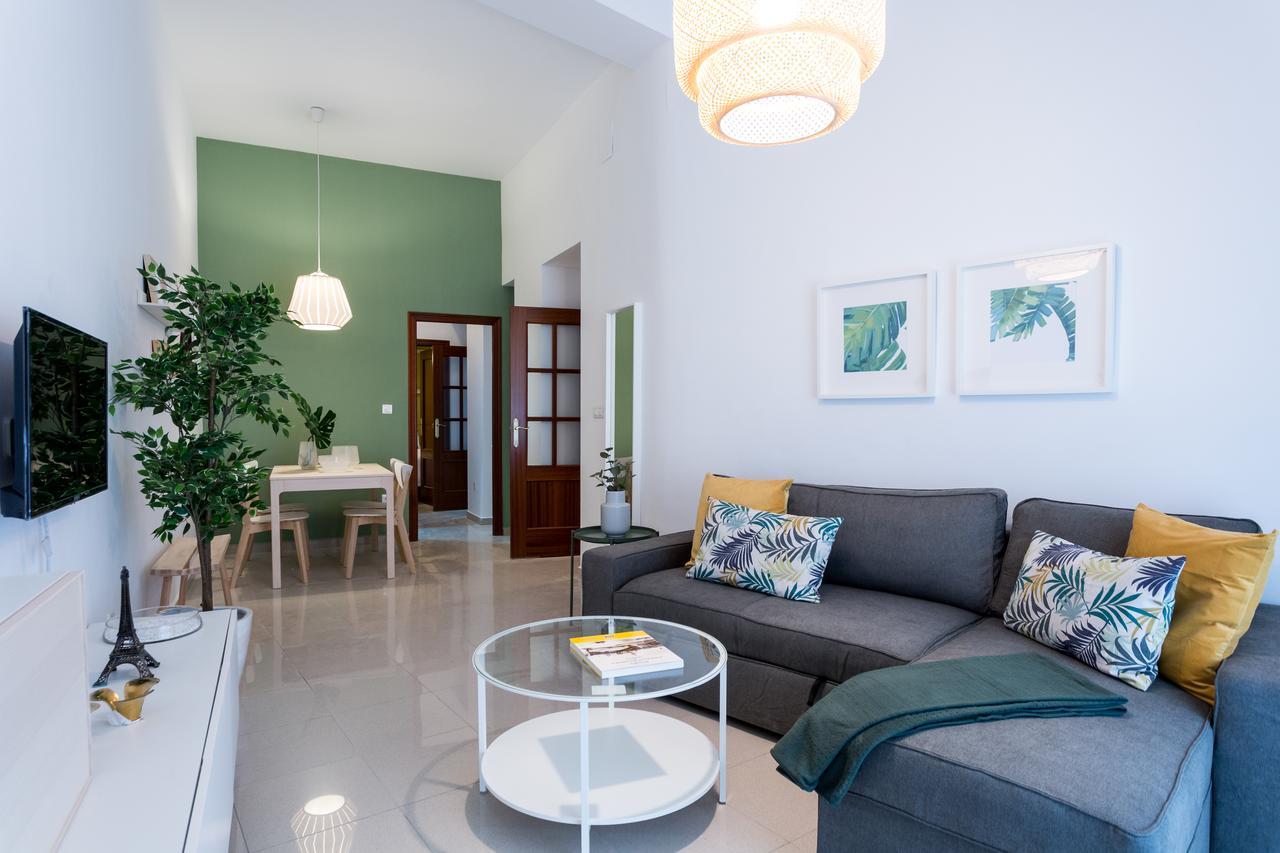 Apartamentos Diaber Gerona 22 Sevilla Exteriör bild