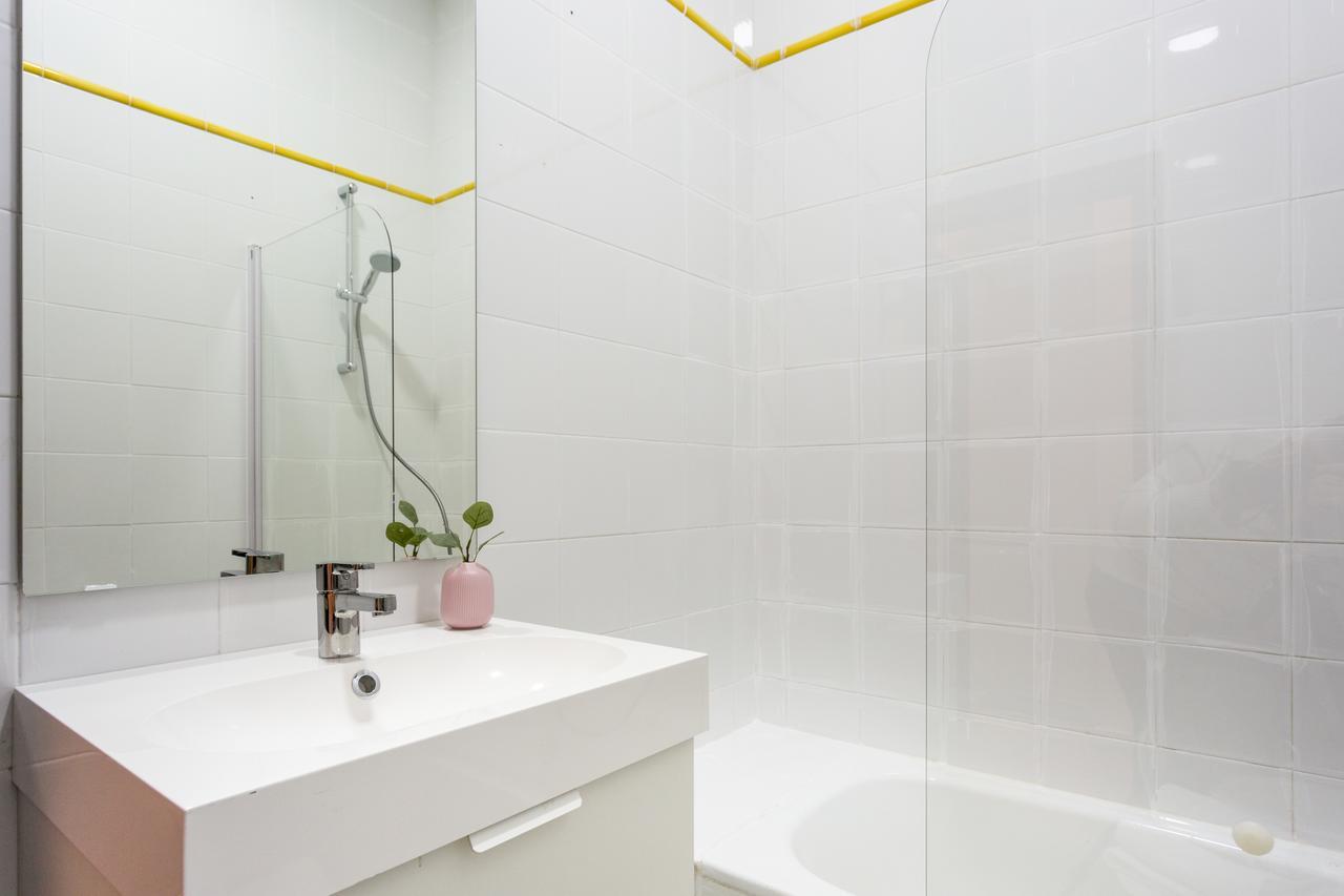 Apartamentos Diaber Gerona 22 Sevilla Exteriör bild