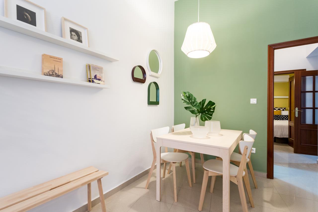 Apartamentos Diaber Gerona 22 Sevilla Exteriör bild
