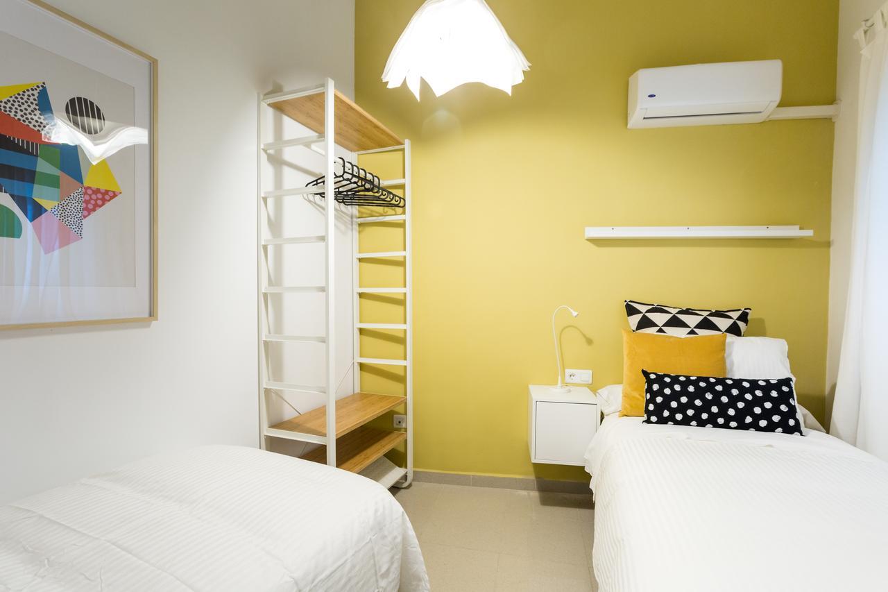 Apartamentos Diaber Gerona 22 Sevilla Exteriör bild