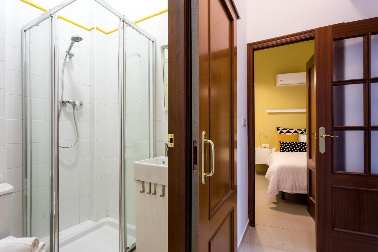 Apartamentos Diaber Gerona 22 Sevilla Exteriör bild